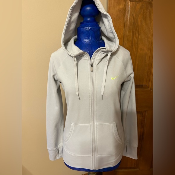 Nike Jackets & Blazers - Women’s Nike thermafit small jacket